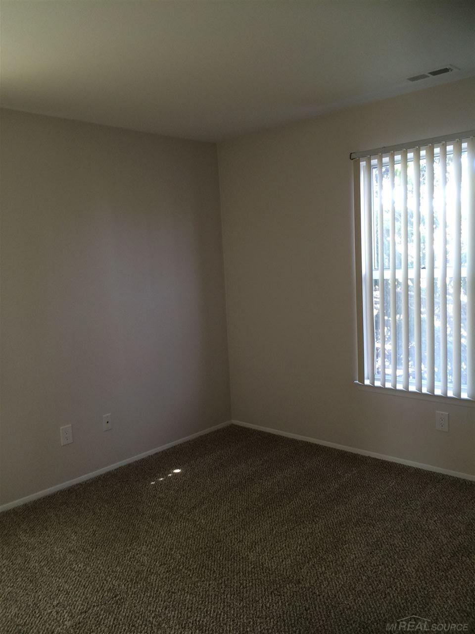 1613 O'Neil Circle, Unit 111 Rochester Hills, MI 48307 - Photo 20 of 33