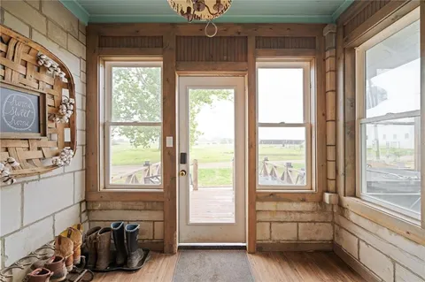 $725,000 | 33253 Cedar Niles Road, Poala, KS 66071