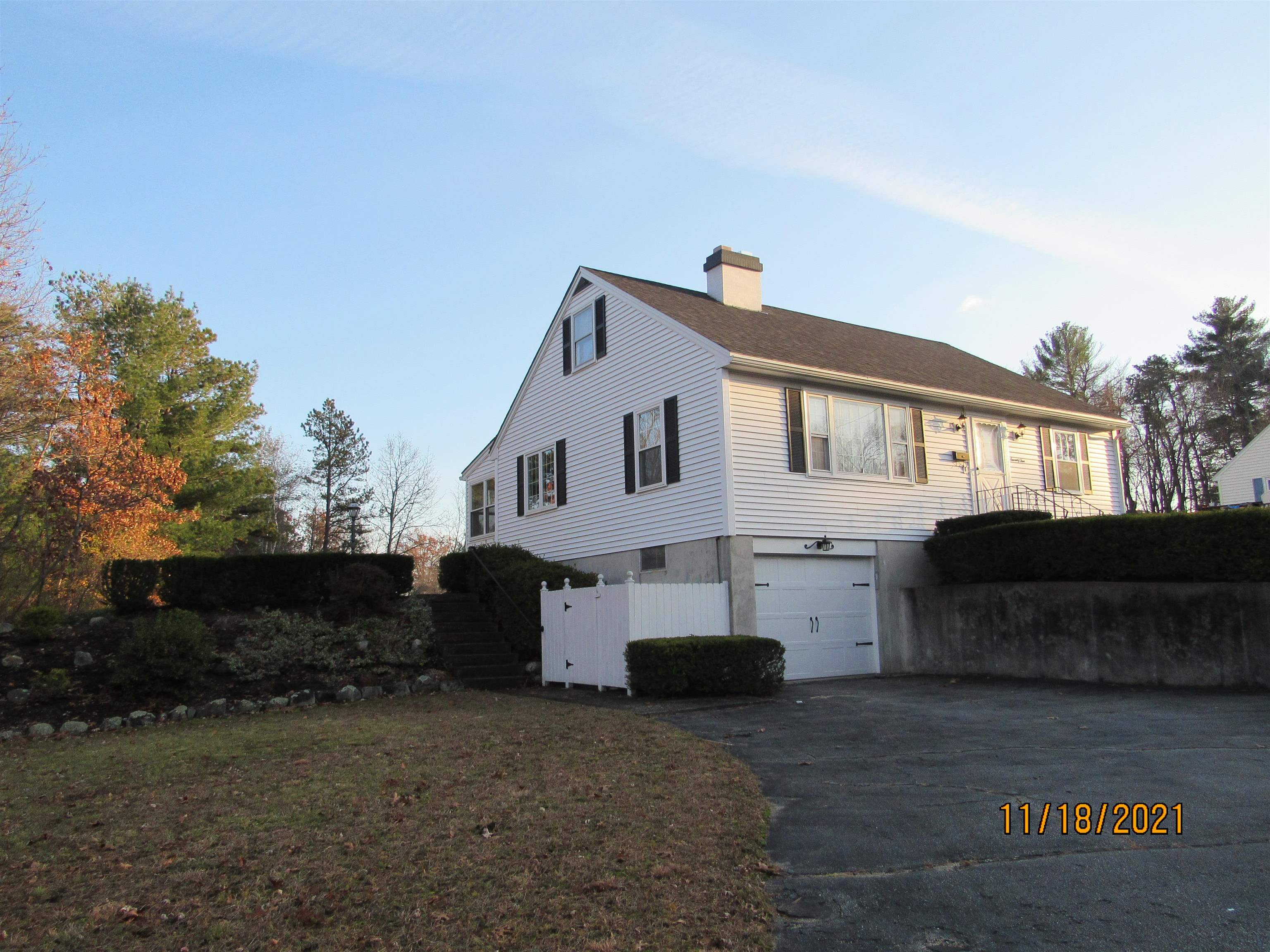 75 Jackson Street Manchester, NH 03102 - Photo 3 of 22