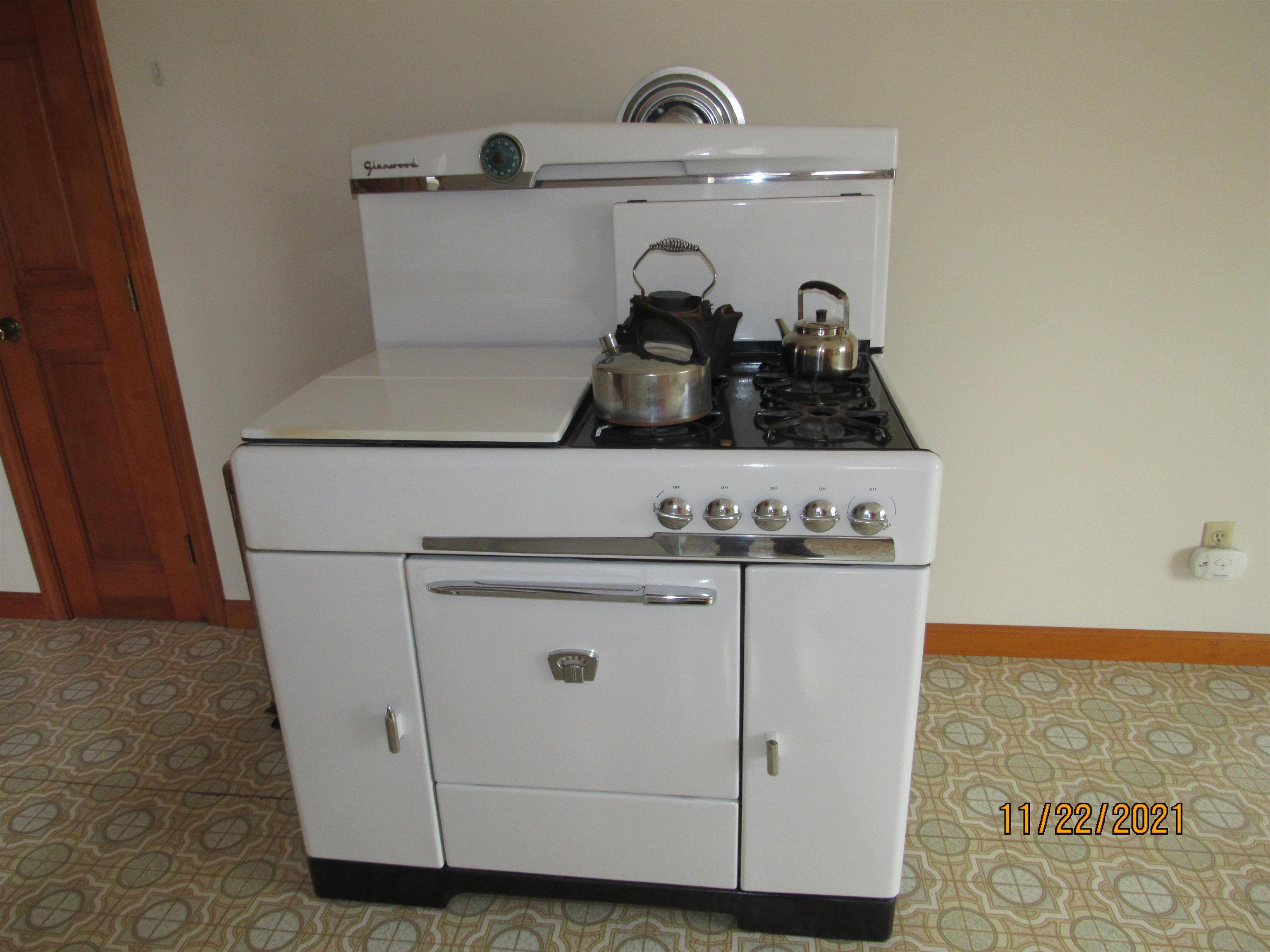 75 Jackson Street Manchester, NH 03102 - Photo 9 of 22