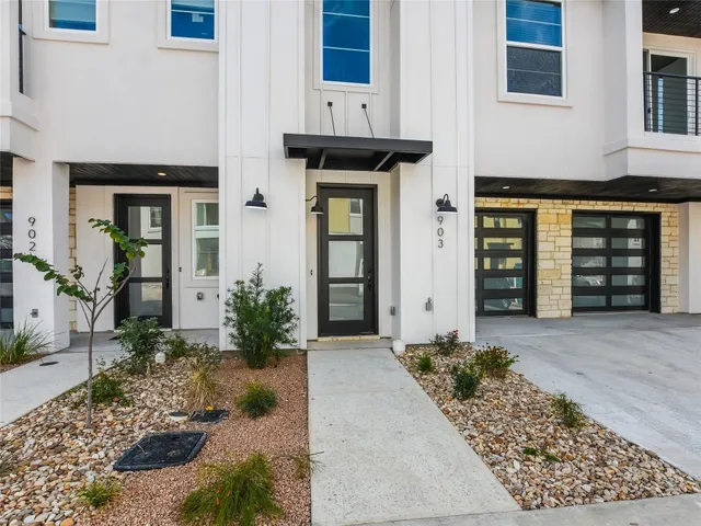 $2,300 | 12001 Vista Parke Drive, Unit 903, Austin, TX 78726