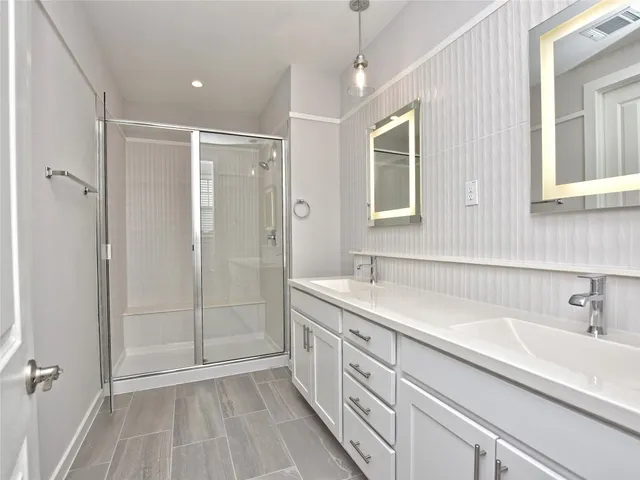 $2,300 | 12001 Vista Parke Drive, Unit 903, Austin, TX 78726