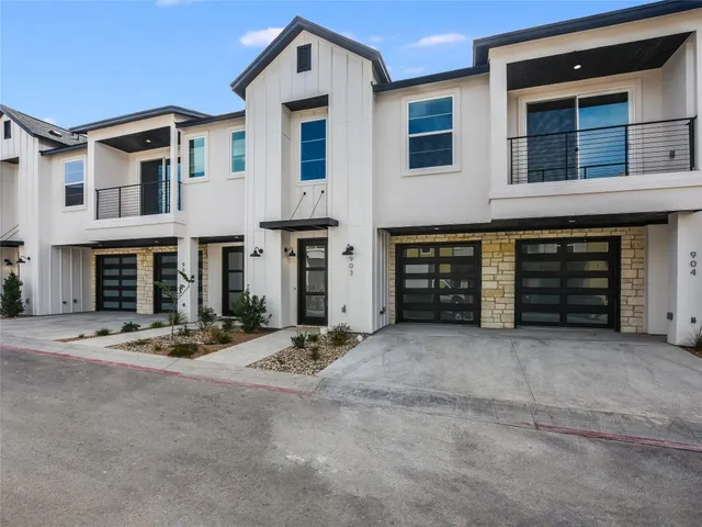 $2,300 | 12001 Vista Parke Drive, Unit 903, Austin, TX 78726