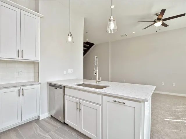 $2,300 | 12001 Vista Parke Drive, Unit 903, Austin, TX 78726