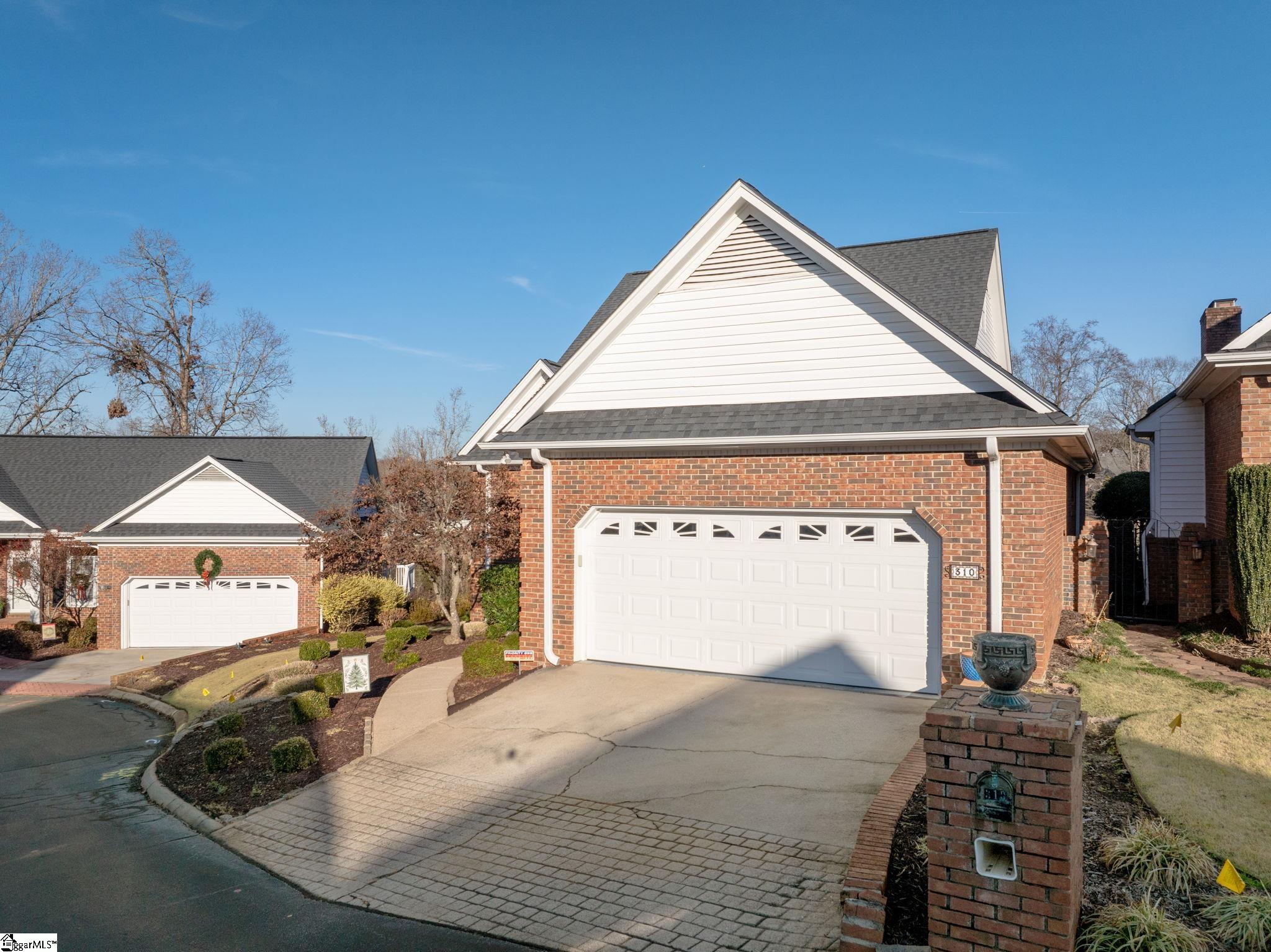 310 Greenview Circle Greenville, SC 29609 - Photo 3 of 43