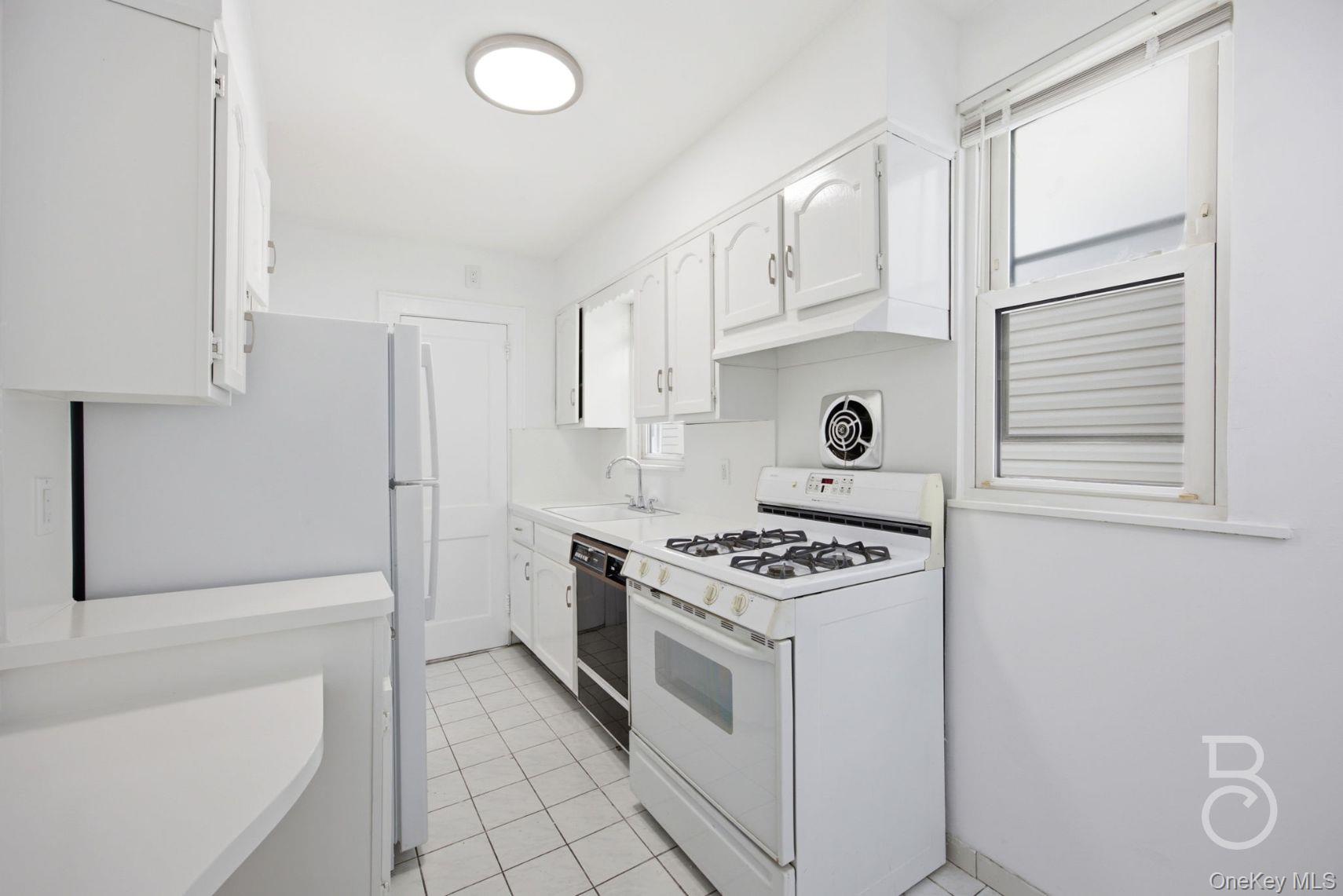 70-20 53rd Road Queens, NY 11378 - Photo 11 of 26