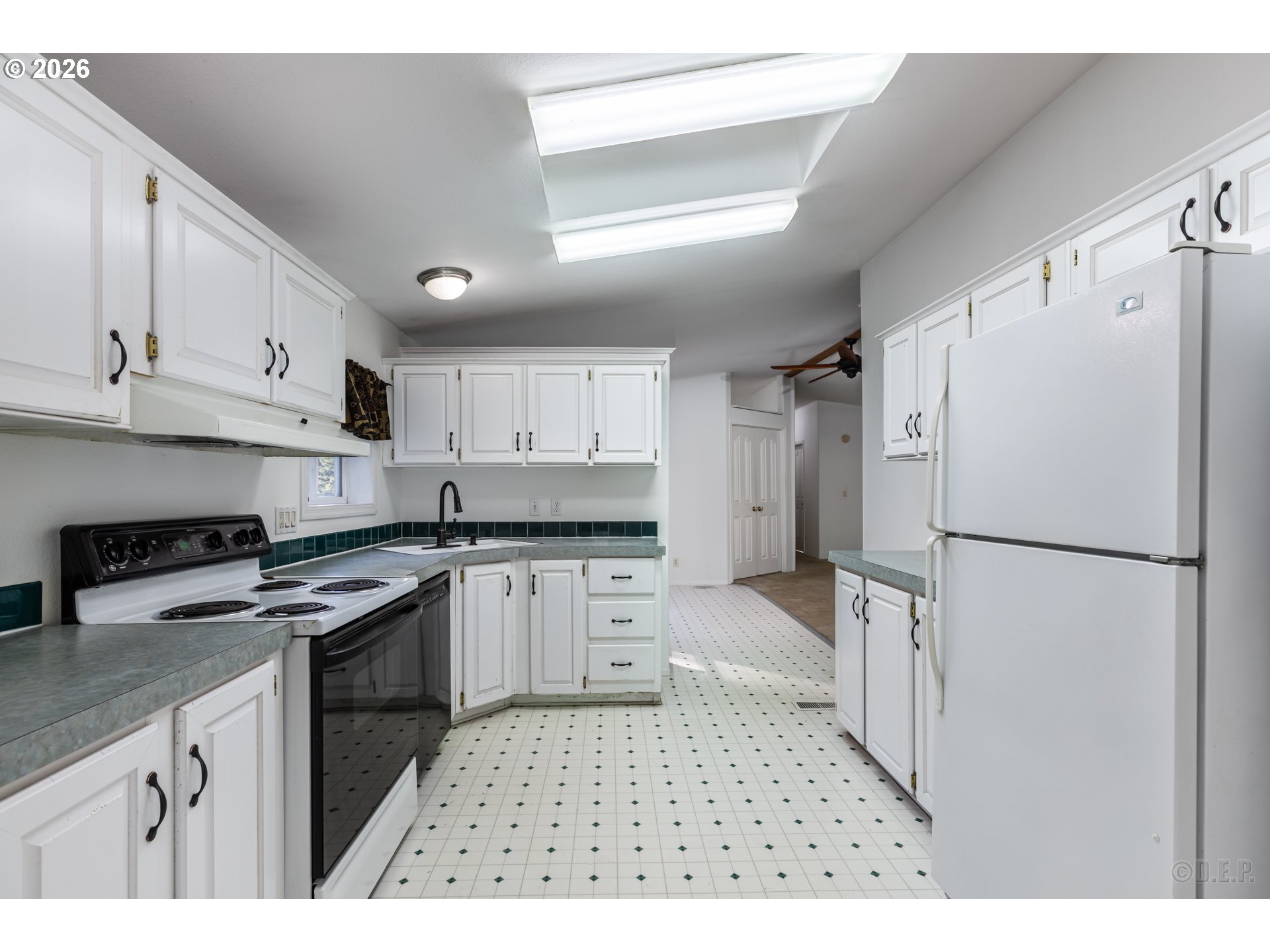 32580 Tide Creek Road Deer Island, OR 97054 - Photo 7 of 32 Kitchen