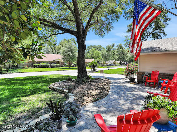 1910 Shadow Ridge Trail Jacksonville, FL 32225 - Photo 5 of 21 a view of a park with large trees
