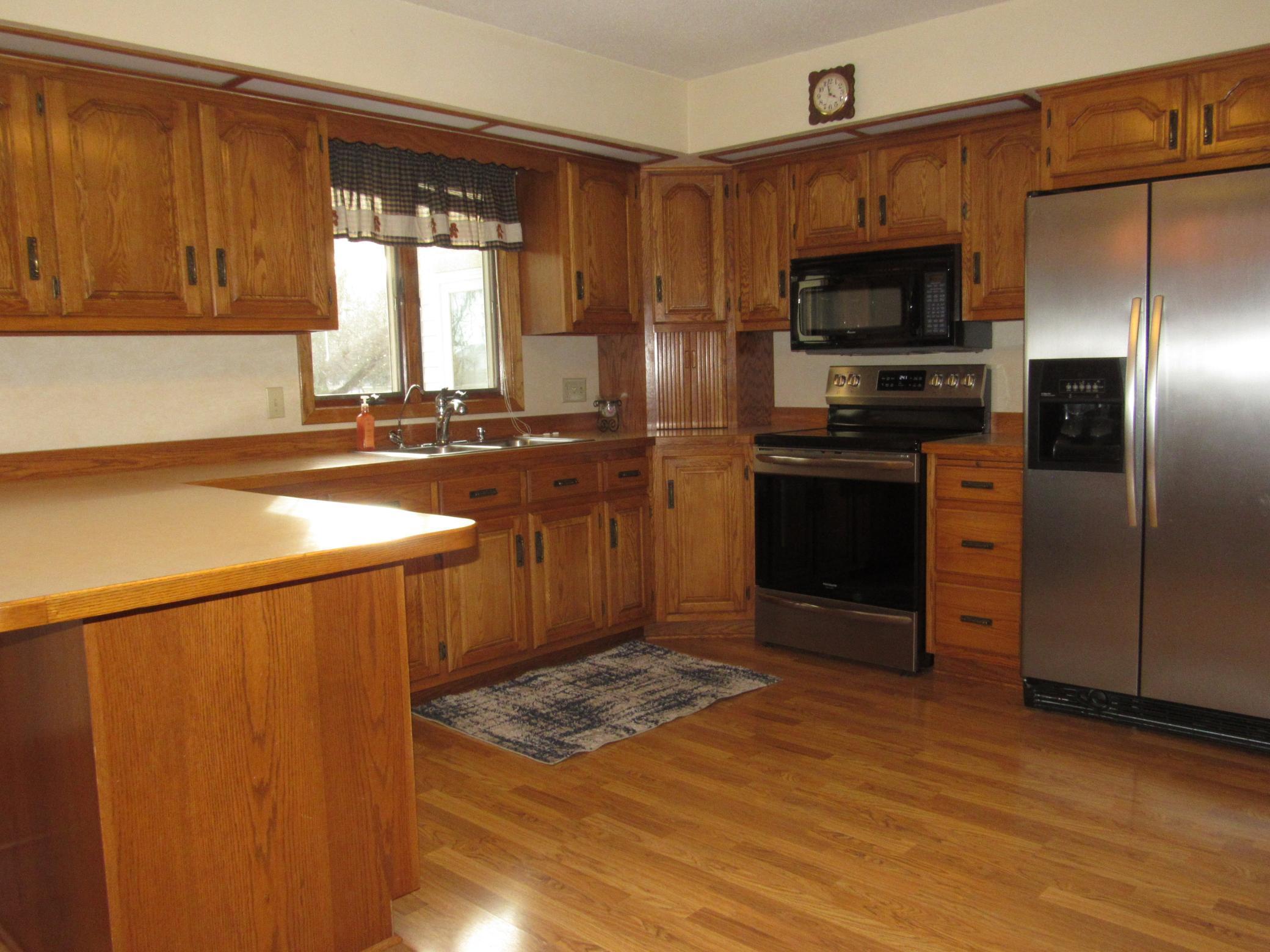 411 Front Street East Fulda, MN 56131 - Photo 3 of 31