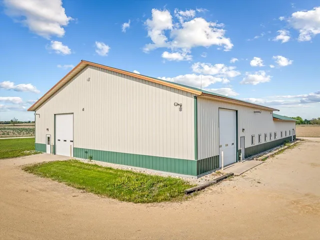 $1,900,000 | 11635 Wange Road, Capron, IL 61012