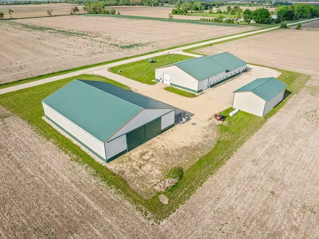 $1,900,000 | 11635 Wange Road, Capron, IL 61012