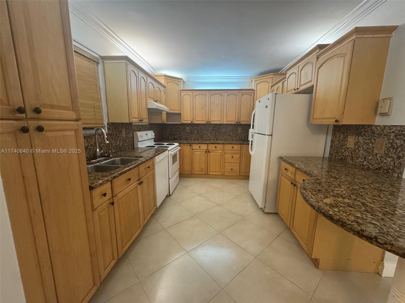 511 Ives Dairy Road, Unit 1026 Miami, FL 33179 - Photo 12 of 37 Gallery Image 12