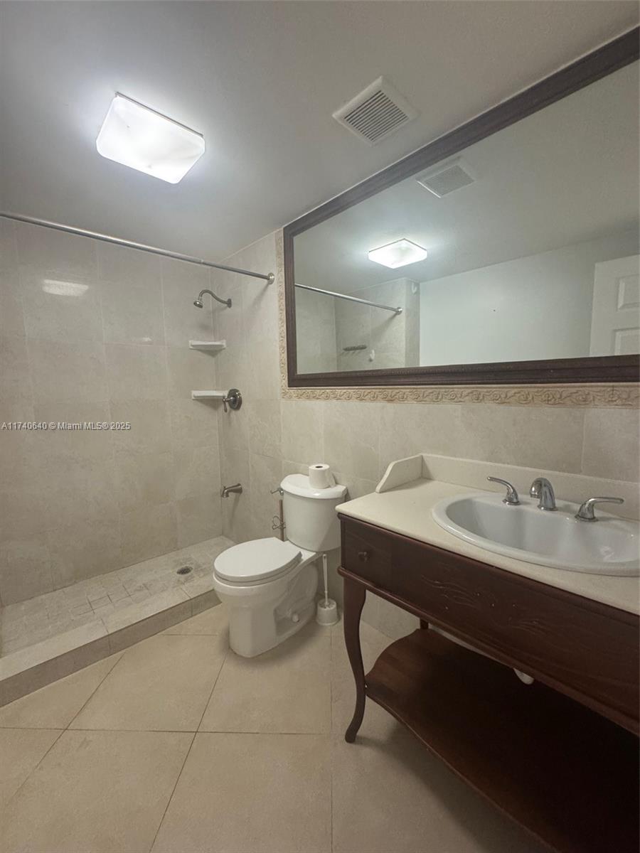 511 Ives Dairy Road, Unit 1026 Miami, FL 33179 - Photo 25 of 37 Gallery Image 25