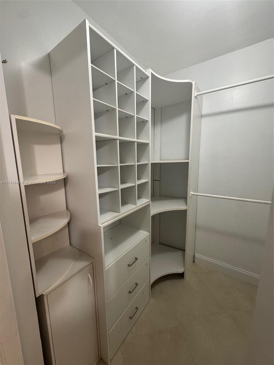 511 Ives Dairy Road, Unit 1026 Miami, FL 33179 - Photo 30 of 37 Gallery Image 30