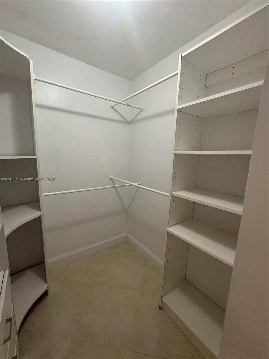 511 Ives Dairy Road, Unit 1026 Miami, FL 33179 - Photo 31 of 37 Gallery Image 31