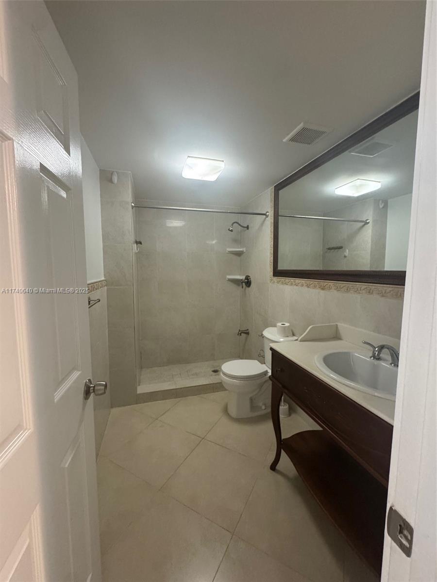 511 Ives Dairy Road, Unit 1026 Miami, FL 33179 - Photo 33 of 37 Gallery Image 33