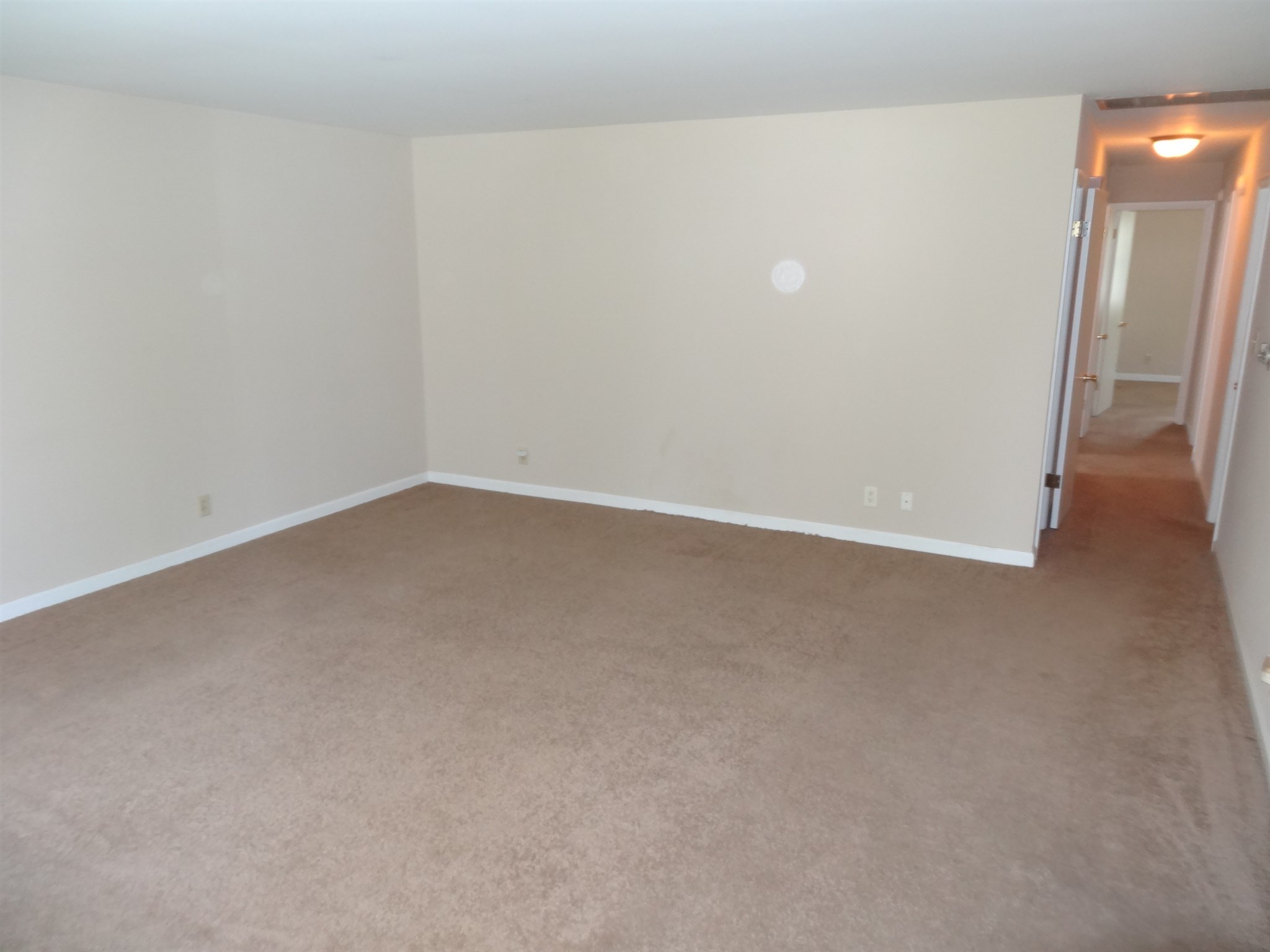 4209 North Manchester Road Muncie, IN 47304 - Photo 2 of 34