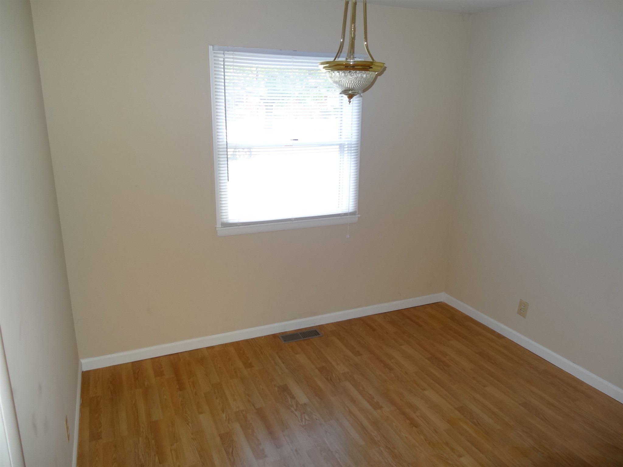 4209 North Manchester Road Muncie, IN 47304 - Photo 7 of 34