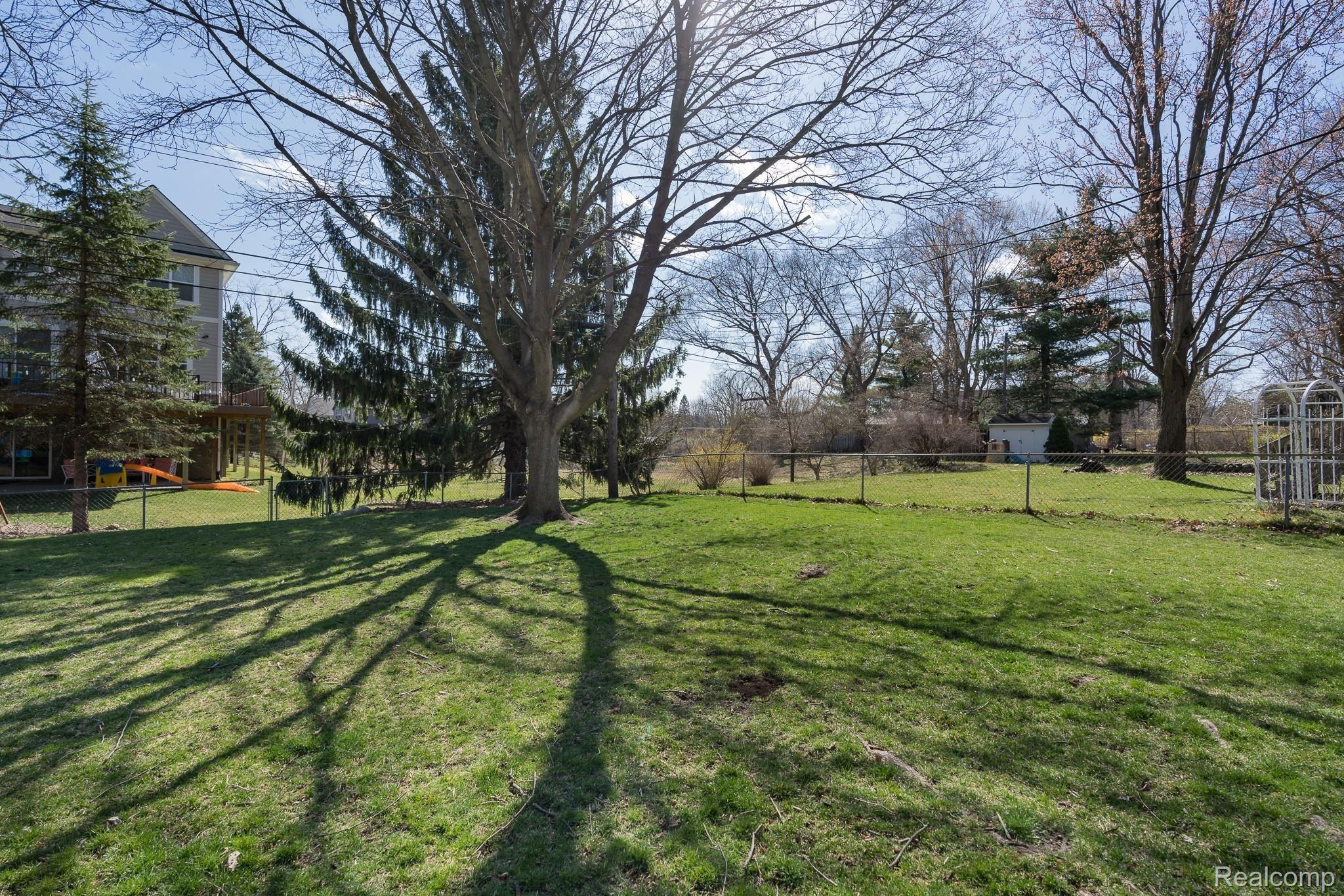211 South Helen Avenue Rochester, MI 48307 - Photo 36 of 38 211 S Helen MLS-W040.jpg