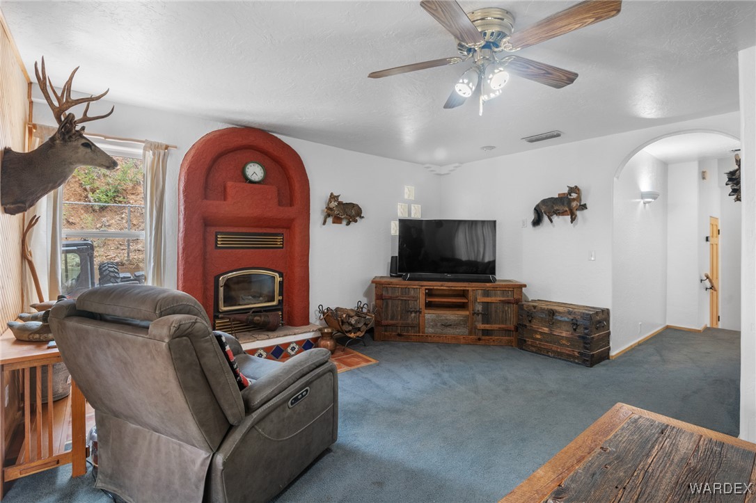 4681 South Hansen Road Kingman, AZ 86401 - Photo 18 of 55 Living Room