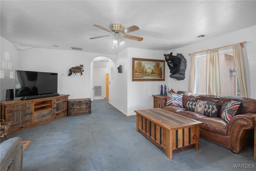 4681 South Hansen Road Kingman, AZ 86401 - Photo 19 of 55 Living Room