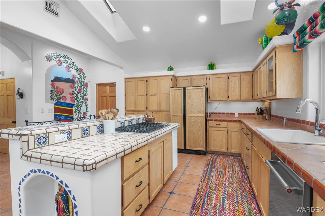 4681 South Hansen Road Kingman, AZ 86401 - Photo 23 of 55 Kitchen