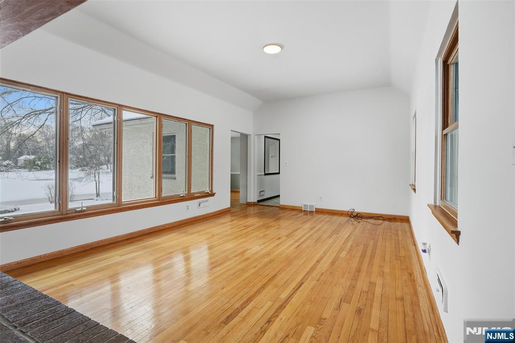 23 Cabot Lane Butler, NJ 07405 - Photo 11 of 40