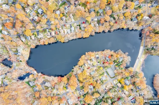 $1,050,000 | 23 Cabot Lane, Butler, NJ 07405