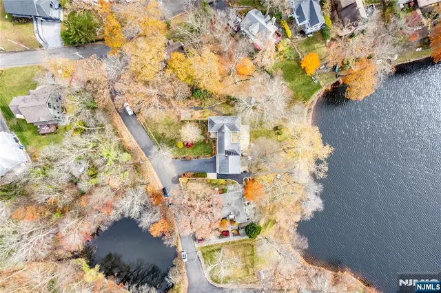 $1,050,000 | 23 Cabot Lane, Butler, NJ 07405