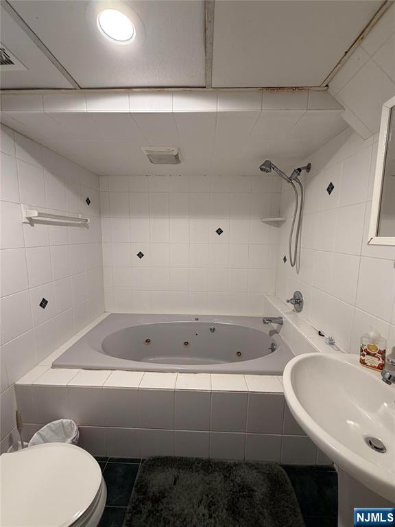 23 Cabot Lane Butler, NJ 07405 - Photo 24 of 40