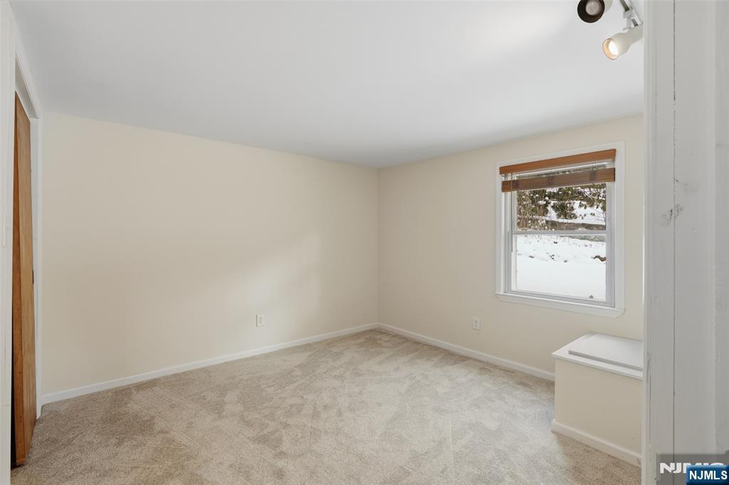 23 Cabot Lane Butler, NJ 07405 - Photo 25 of 40