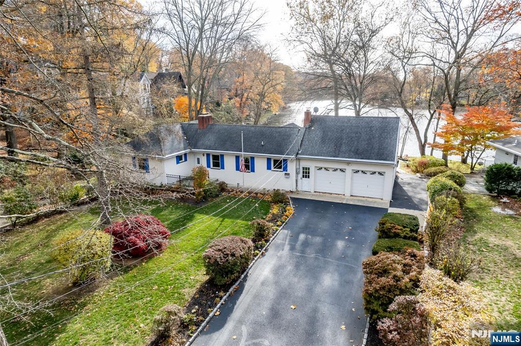 23 Cabot Lane Butler, NJ 07405 - Photo 3 of 40