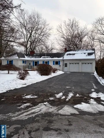 $1,050,000 | 23 Cabot Lane, Butler, NJ 07405