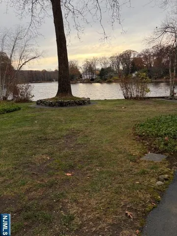 $1,050,000 | 23 Cabot Lane, Butler, NJ 07405