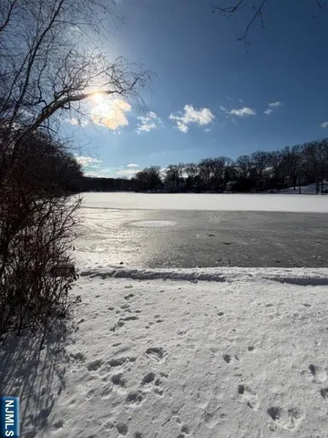 $1,050,000 | 23 Cabot Lane, Butler, NJ 07405