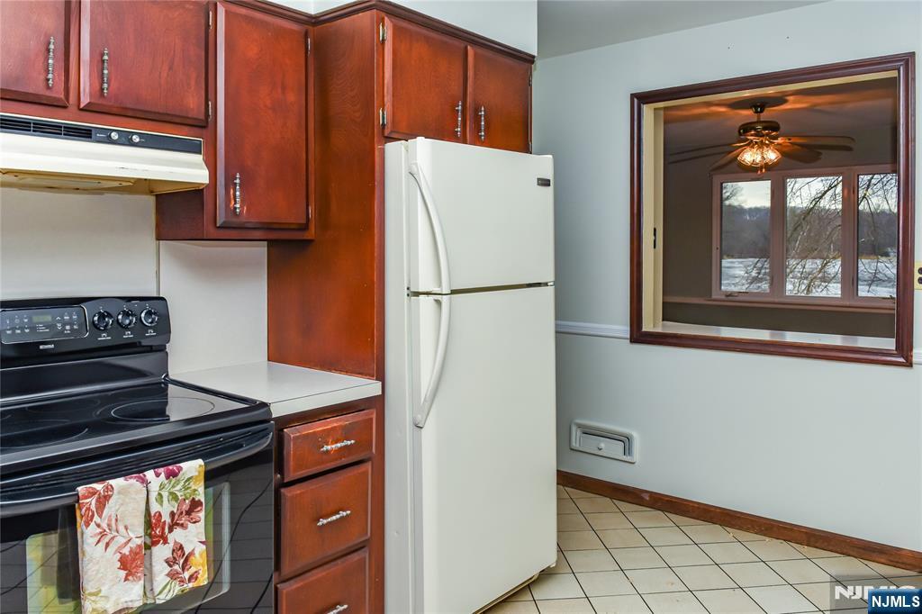 23 Cabot Lane Butler, NJ 07405 - Photo 9 of 40