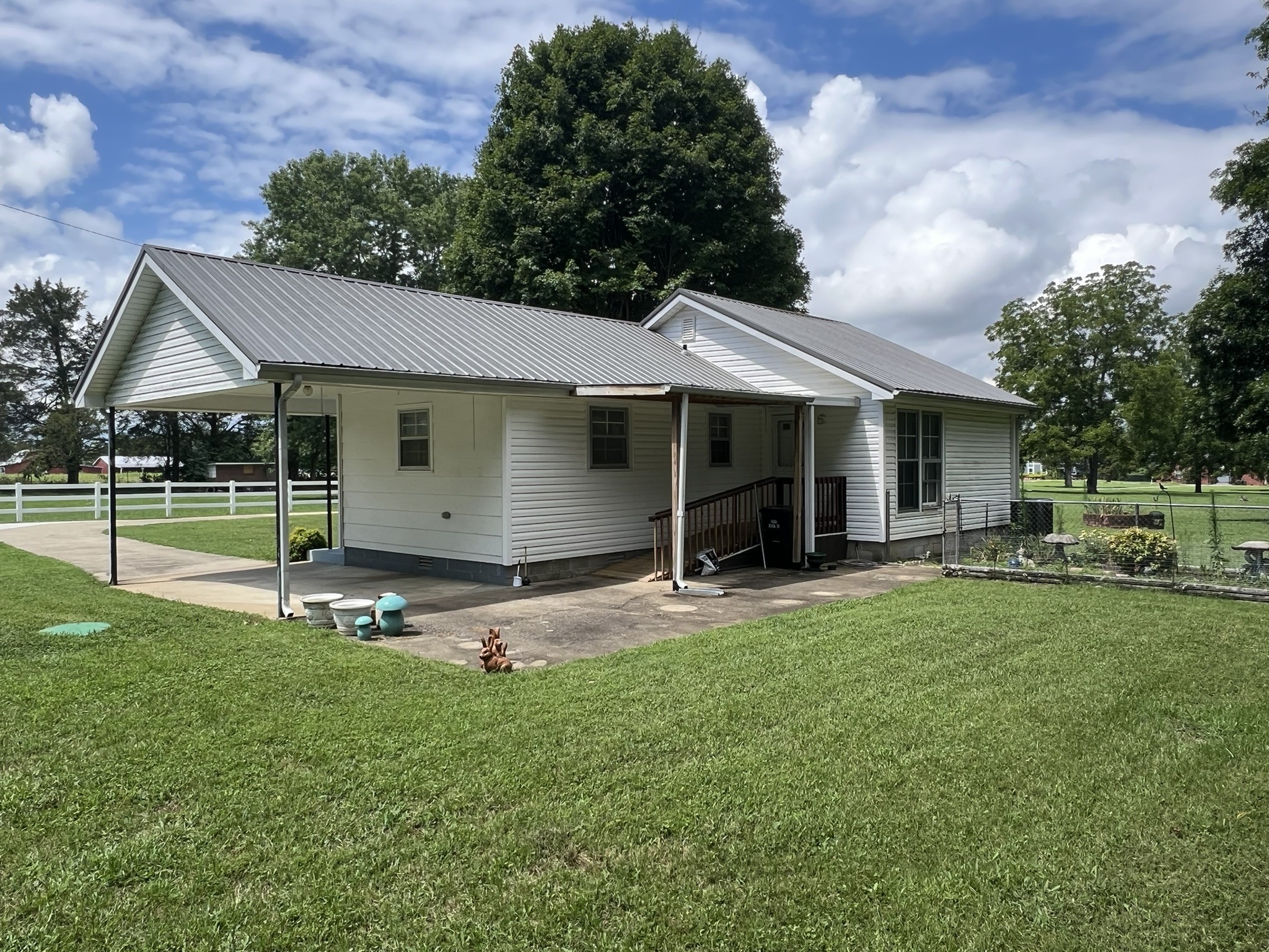 2992 Emery Road Murfreesboro, TN 37130 - Photo 2 of 22