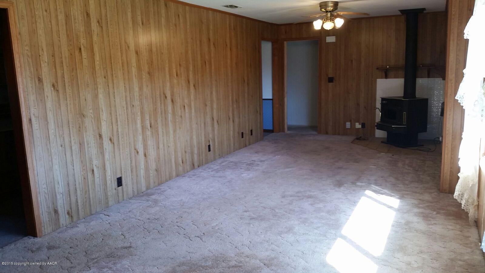 6371 Cliffside Road Amarillo, TX 79124 - Photo 8 of 14 Living Room View 1.jpeg