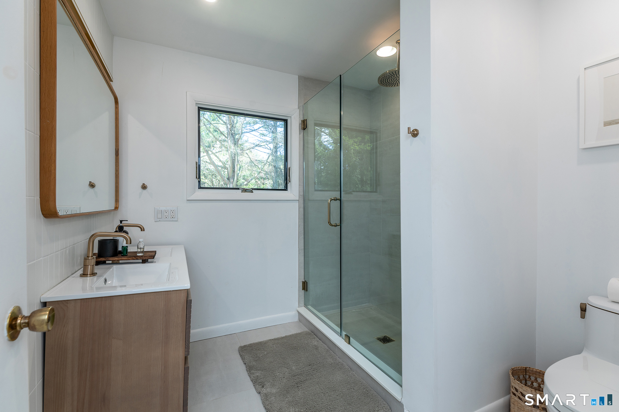 94 Washinee Heights Road Salisbury, CT 06068 - Photo 17 of 38 a bathroom with a sink toilet and shower