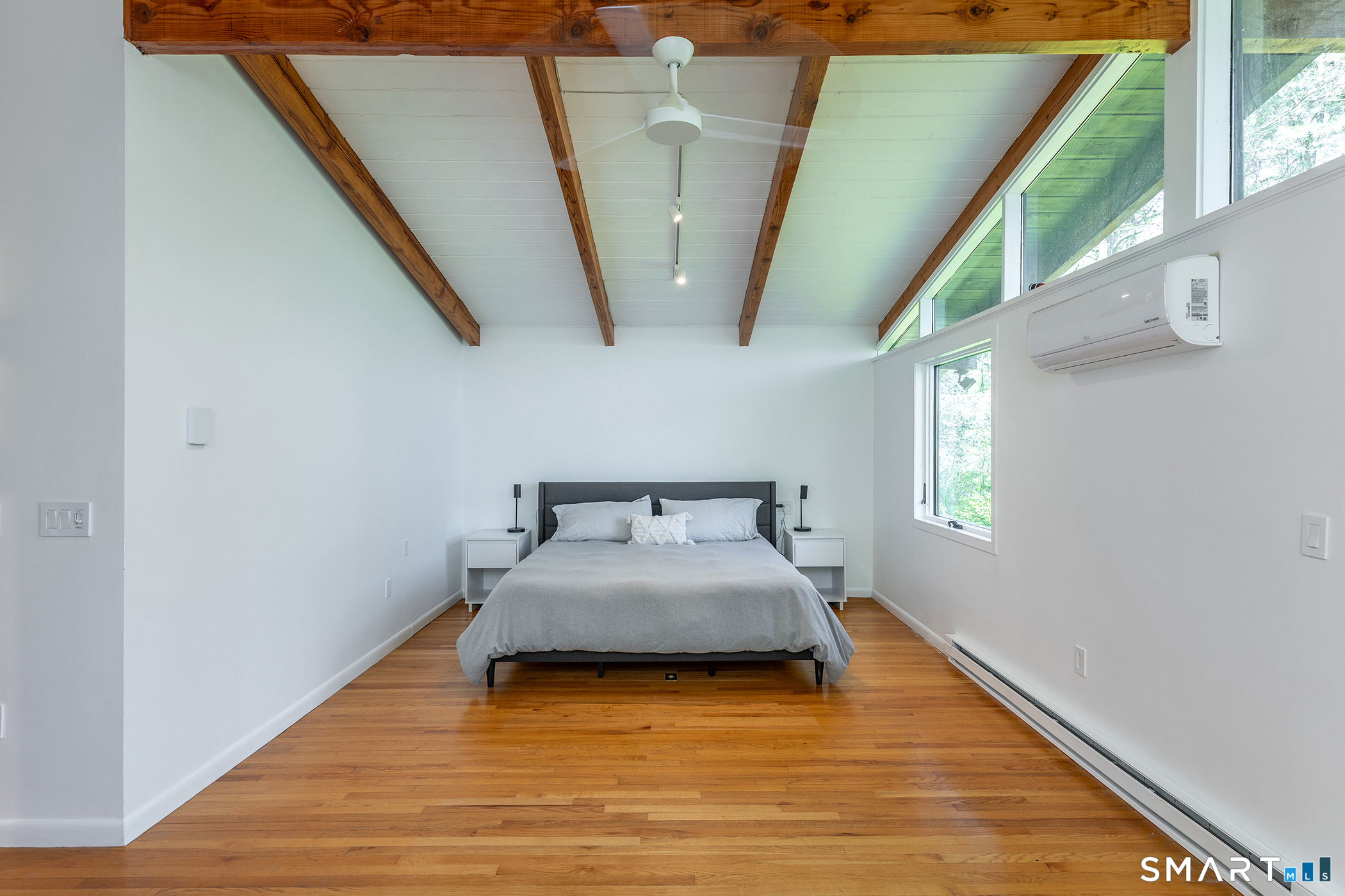 94 Washinee Heights Road Salisbury, CT 06068 - Photo 25 of 38 a bedroom with bed and window