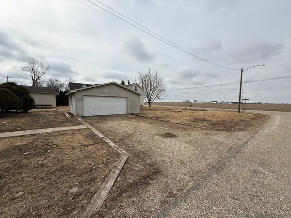 $69,999 | 431 West Cedar Street, Ladd, IL 61329
