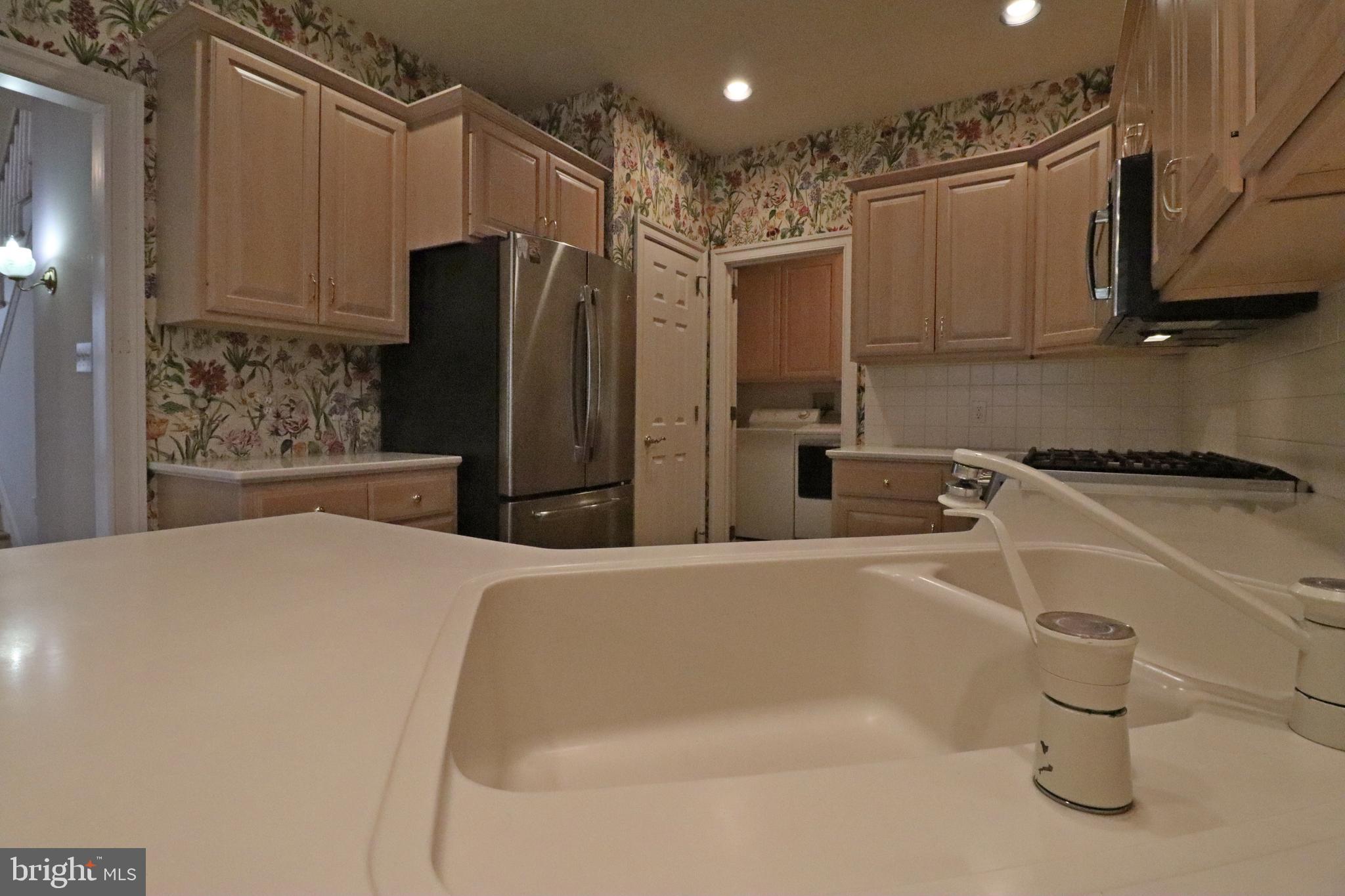 617 Northfield Road Lititz, PA 17543 - Photo 23 of 44 a bathroom with a bathtub and a sink