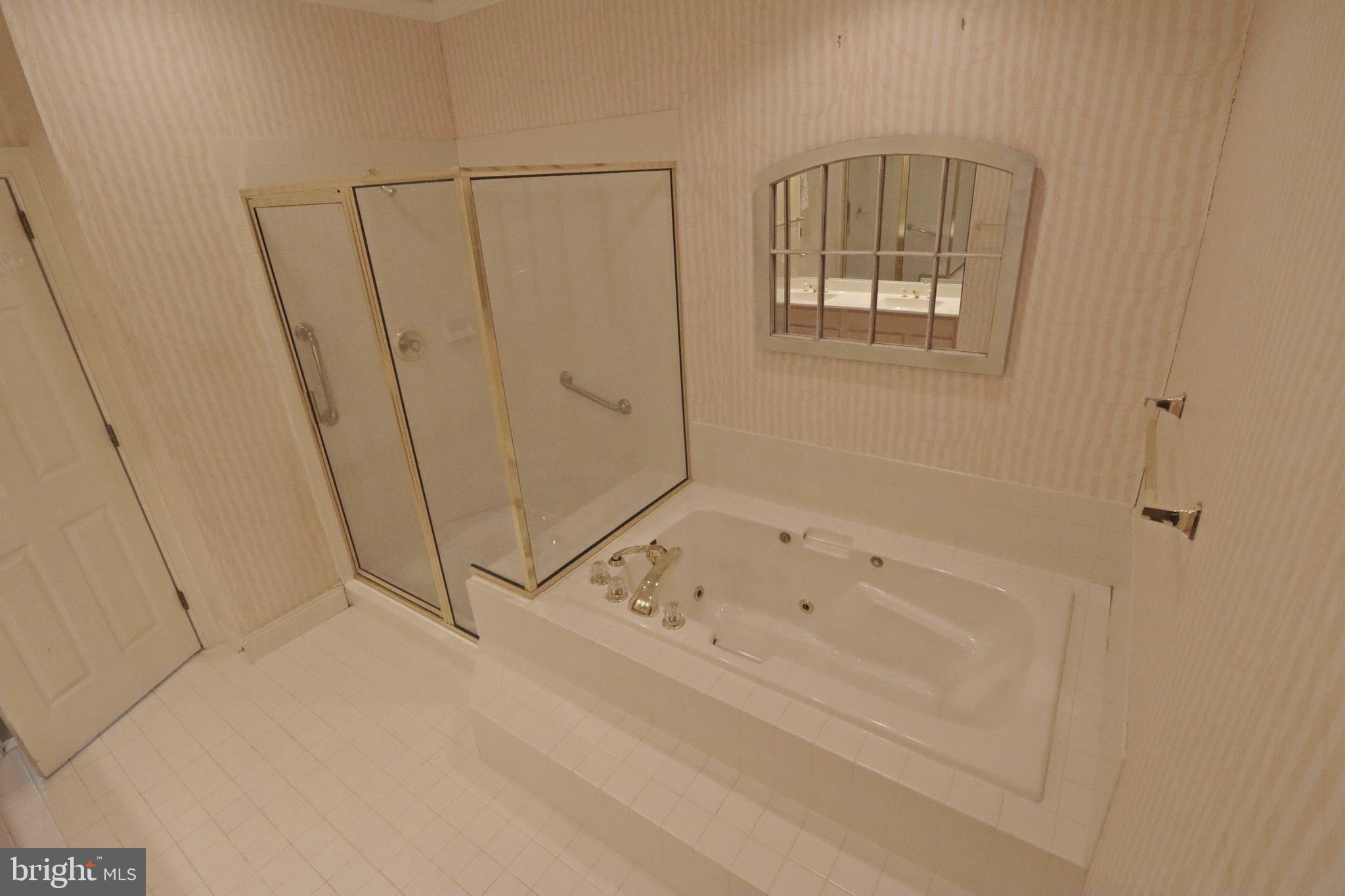 617 Northfield Road Lititz, PA 17543 - Photo 26 of 44 a bathroom with a bathtub