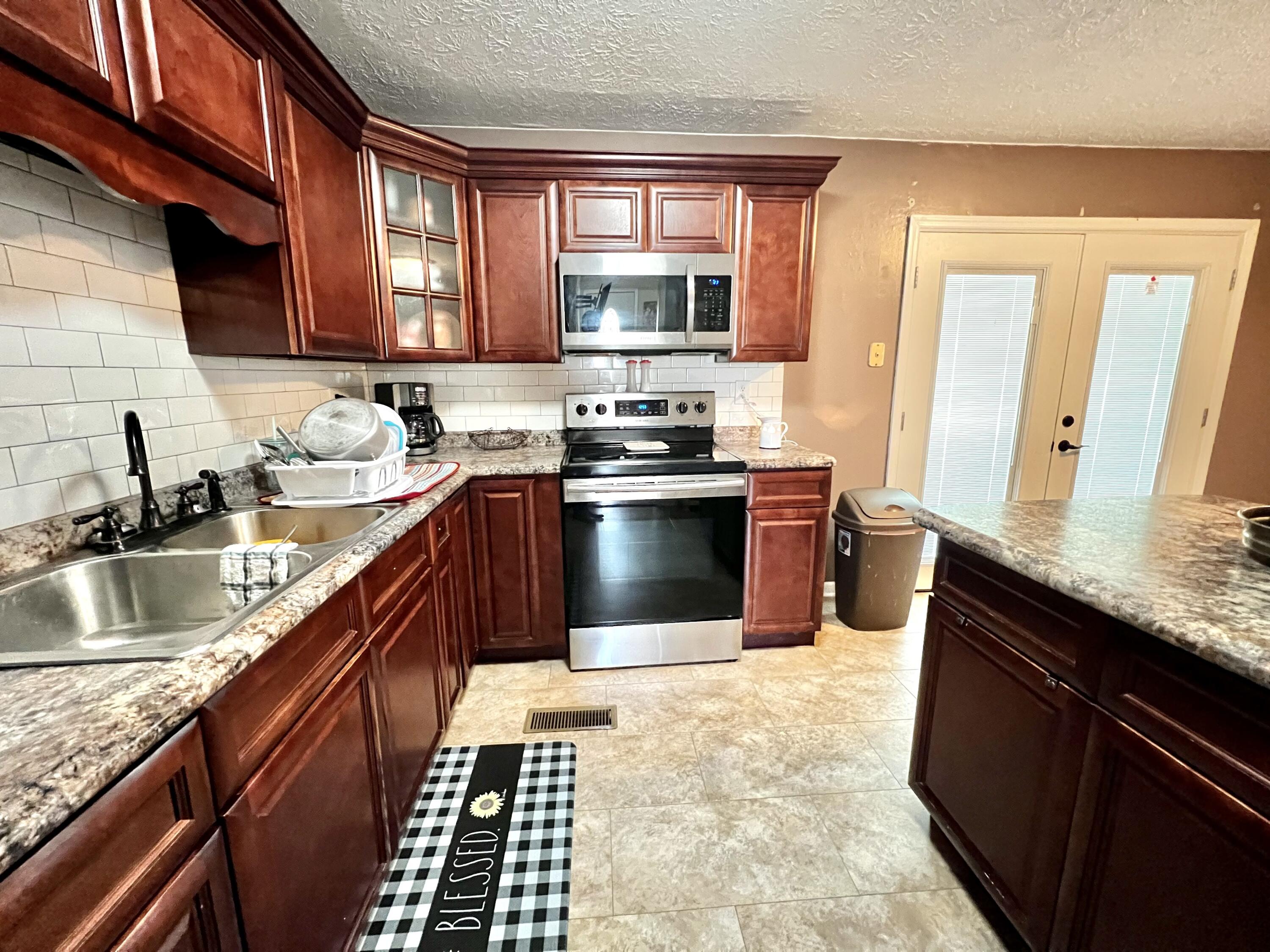 193 Bruner Road London, KY 40744 - Photo 13 of 29 IMG_3338