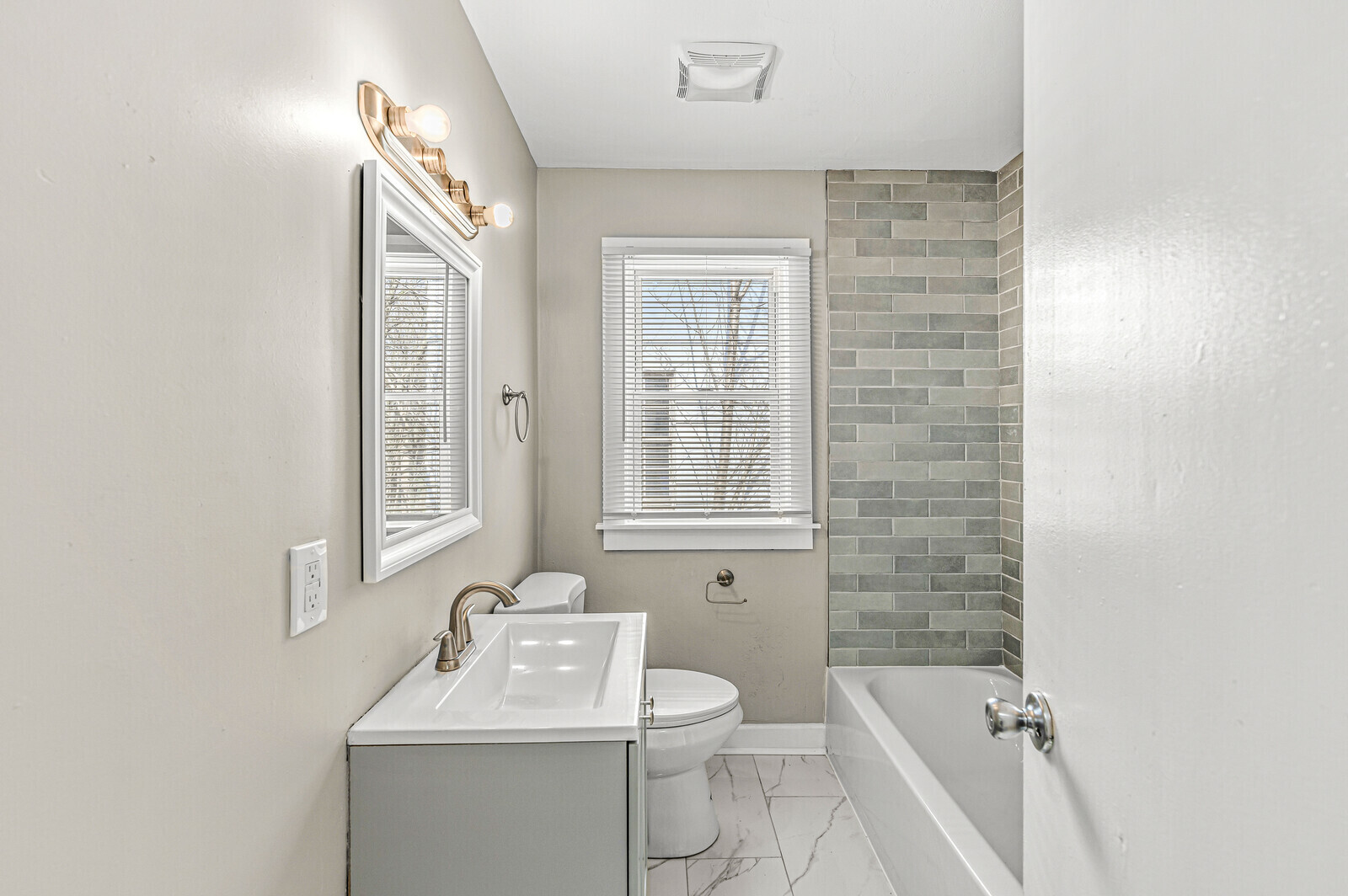 4117 Clarendon Road Indianapolis, IN 46208 - Photo 20 of 46