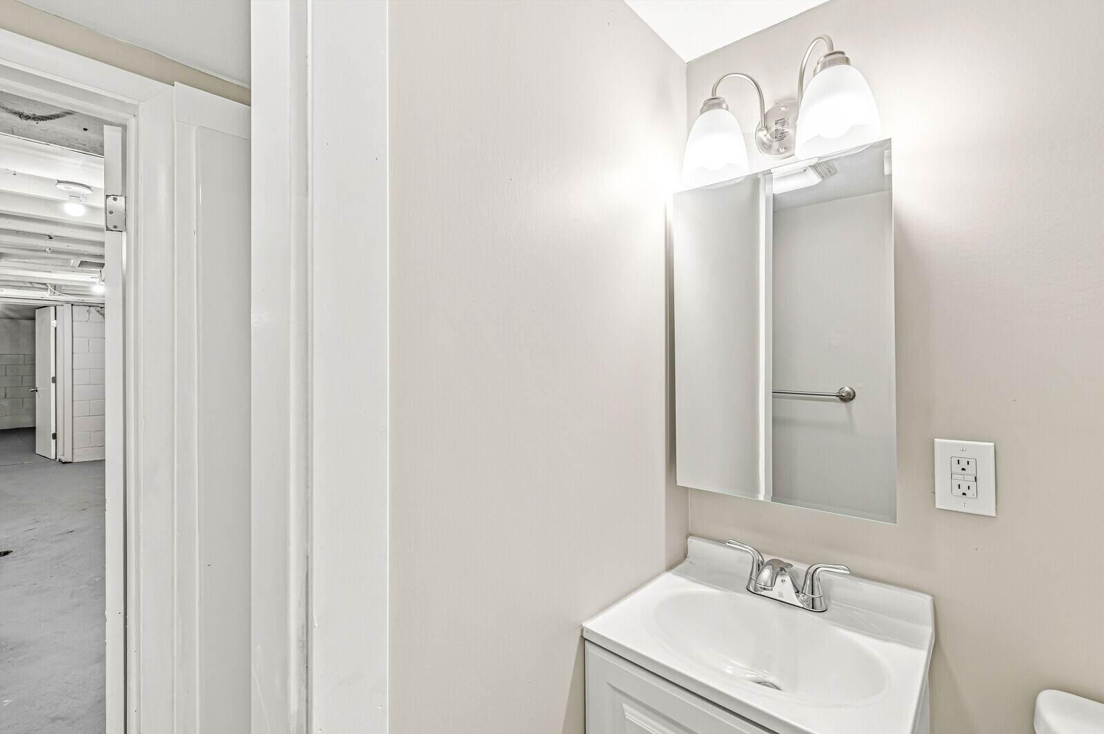 4117 Clarendon Road Indianapolis, IN 46208 - Photo 26 of 46