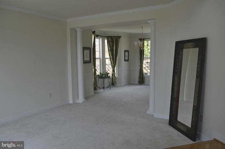 7516 Perryspring Way Baltimore, MD 21237 - Photo 7 of 25 Interior (General)