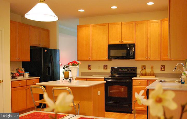 7516 Perryspring Way Baltimore, MD 21237 - Photo 9 of 25 Kitchen