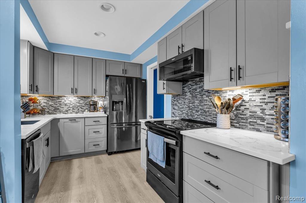 28095 Hawberry Road Farmington Hills, MI 48331 - Photo 11 of 46