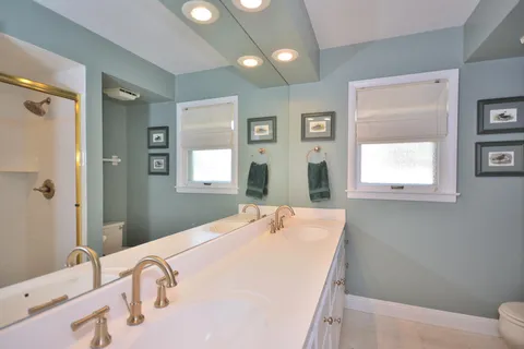 $399,900 | 145 North Lynnwood Lane, Brookfield, WI 53005